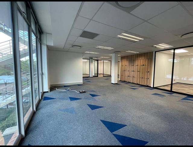 395M² OFFICE TO LET IN BRYANSTON